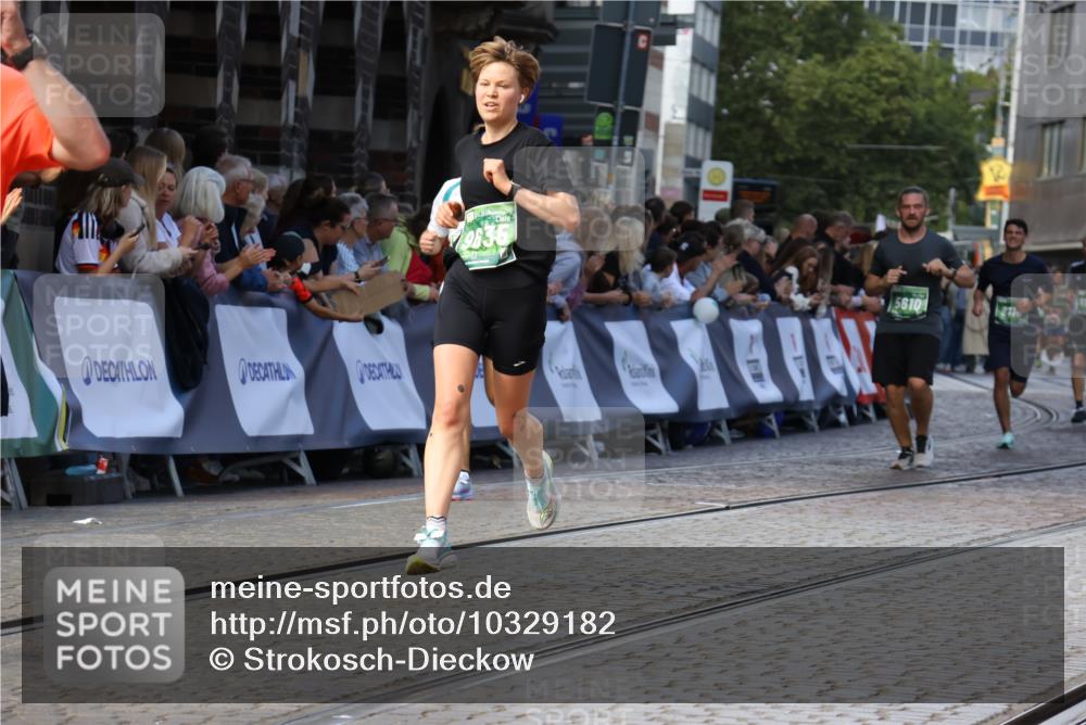13.09.2026 - 21. swb-Marathon Bremen Strokosch-Dieckow http://msf.ph/oto/10329182 13.09.2026 13:13:52 Ziel 779, 2360, 2401, 2767, 2882, 6407, 7493, 8477, 8568, 8840, 8963, 9442, 13099, 670, 1433, 1613, 2701, 2824, 5593, 5610, 6145, 7029, 7435, 7963, 8118, 8886, 9426, 9635, 10105 meine-sportfotos.de