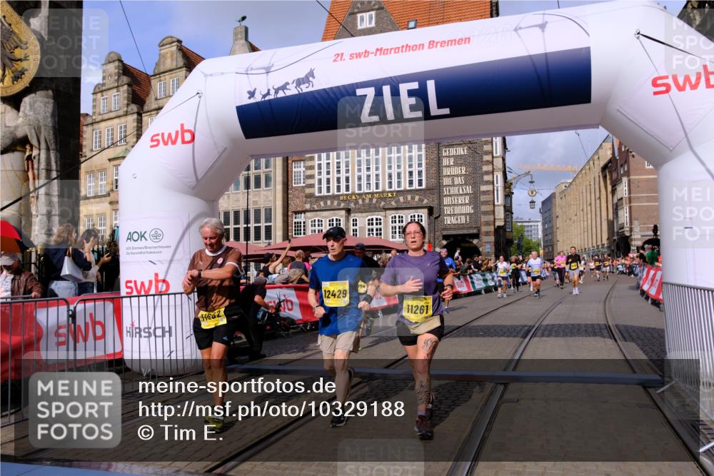 13.09.2026 - 21. swb-Marathon Bremen Tim E. http://msf.ph/oto/10329188 13.09.2026 11:02:55 Ziel 10190, 10783, 10945, 10985, 11096, 11137, 11261, 11508, 11526, 11554, 11662, 11701, 11776, 11890, 11945, 12154, 12169, 12252, 12429, 12451, 12489 meine-sportfotos.de