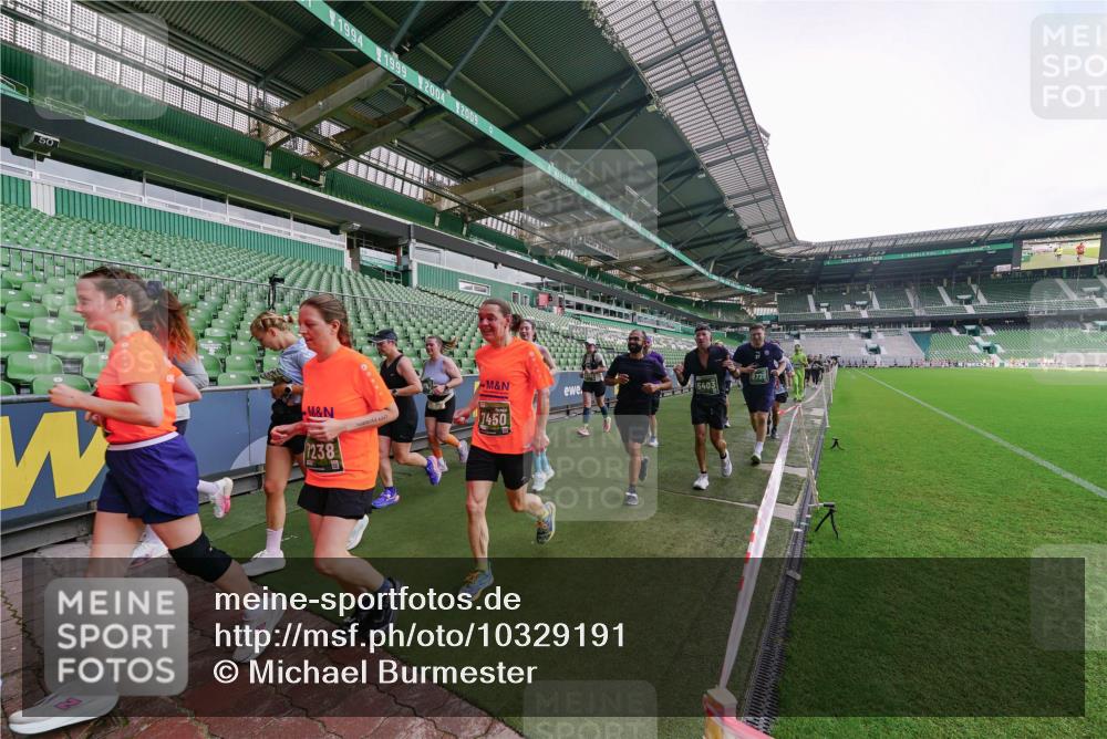 13.09.2026 - 21. swb-Marathon Bremen Michael Burmester http://msf.ph/oto/10329191 13.09.2026 13:35:39 Laufen im Stadion 170, 193, 368, 462, 491, 496, 657, 679, 1015, 1026, 1280, 1321, 1396, 1432, 1553, 1560, 1607, 1726, 1772, 1784, 1887, 1934, 1965, 1974, 1977, 1992, 2335, 2338, 2451, 2578, 2650, 2688, 2789, 2791, 2894, 2933, 3090, 3161, 3169, 3178, 3179, 3191, 3406, 3463, 3472, 3498, 3547, 3555, 3570, 3573, 3588, 3640, 3660, 3708, 3709, 3720, 3801, 3839, 3904, 3914, 3985, 4014, 4145, 4200, 4290, 4464, 4500, 4546, 4561, 4880, 4967, 5000, 5034, 5151, 5332, 5461, 5818 meine-sportfotos.de