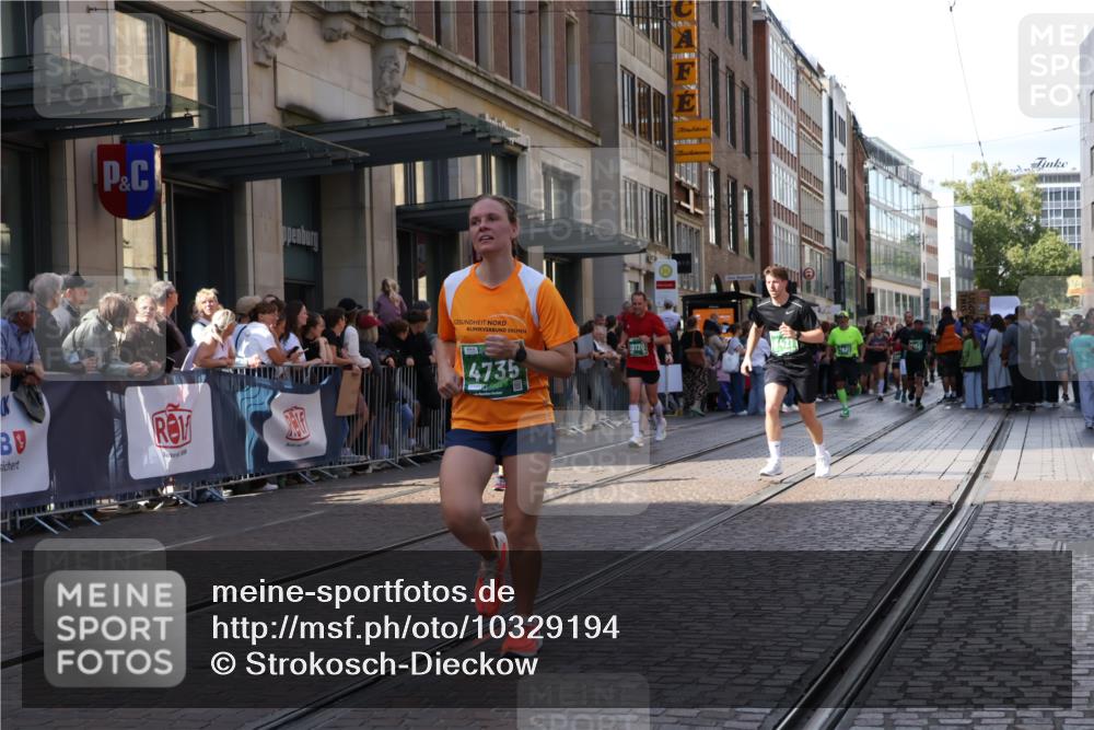 13.09.2026 - 21. swb-Marathon Bremen Strokosch-Dieckow http://msf.ph/oto/10329194 13.09.2026 13:21:31 Ziel 141, 572, 1209, 1254, 2051, 2088, 2397, 2570, 3290, 3338, 3695, 3774, 3930, 3934, 4581, 4735, 5193, 5542, 6865, 6976, 7098, 7176, 8438, 8947, 9059, 9421, 9599, 10120, 13145, 226, 1130, 2904, 2979, 3120, 3202, 3435, 3534, 3655, 4165, 4234, 4445, 4484, 4519, 5542, 6862, 8184, 8270, 8323, 8384, 8408, 8730, 8791, 8923, 9048, 9514, 9722, 9900, 13145 meine-sportfotos.de