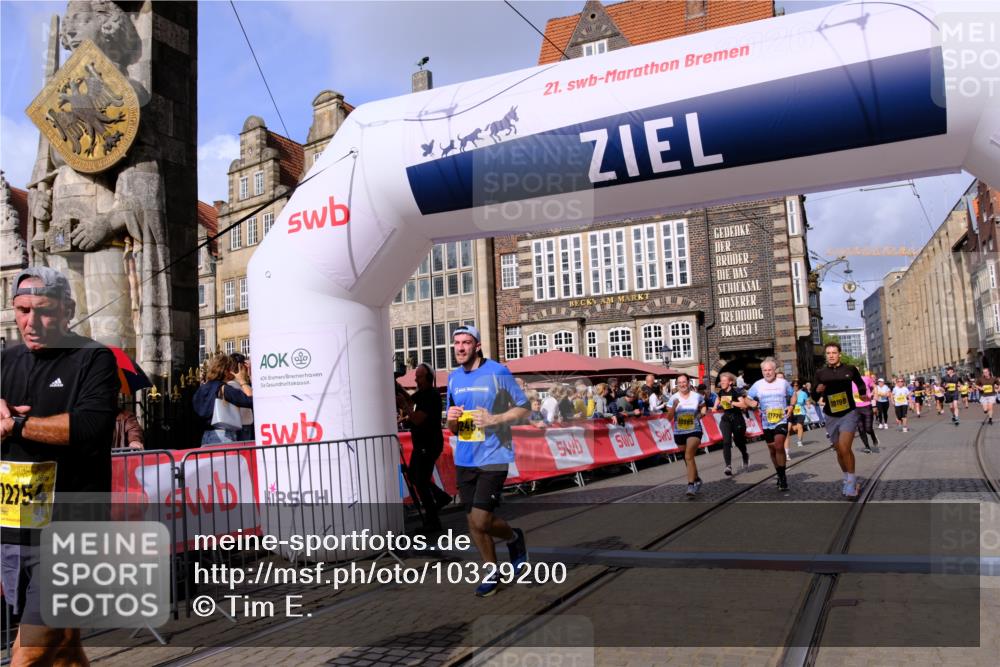 13.09.2026 - 21. swb-Marathon Bremen Tim E. http://msf.ph/oto/10329200 13.09.2026 11:02:58 Ziel 10190, 10296, 10633, 10783, 10945, 10954, 10955, 10985, 11096, 11107, 11137, 11261, 11508, 11526, 11554, 11662, 11701, 11719, 11776, 11890, 11945, 12071, 12154, 12252, 12429, 12451, 12489 meine-sportfotos.de
