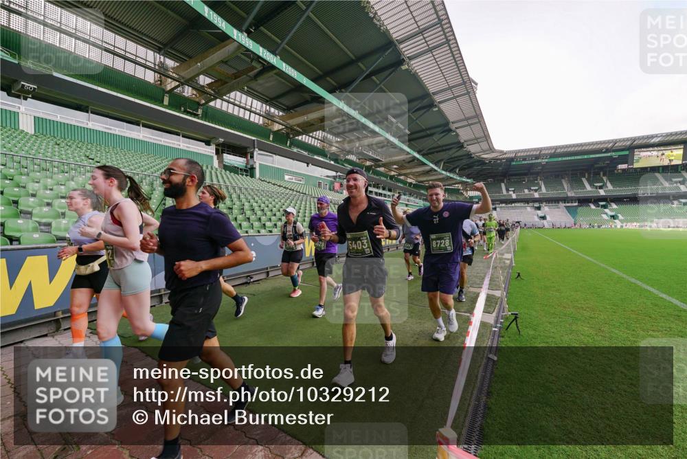 13.09.2026 - 21. swb-Marathon Bremen Michael Burmester http://msf.ph/oto/10329212 13.09.2026 13:35:41 Laufen im Stadion 170, 193, 368, 462, 491, 496, 657, 1015, 1026, 1280, 1321, 1396, 1432, 1553, 1560, 1607, 1726, 1772, 1784, 1887, 1934, 1965, 1974, 1977, 1992, 2335, 2338, 2578, 2650, 2688, 2789, 2791, 2894, 2933, 3090, 3161, 3169, 3178, 3179, 3191, 3406, 3463, 3472, 3498, 3547, 3555, 3570, 3573, 3588, 3640, 3660, 3708, 3709, 3720, 3801, 3839, 3904, 3914, 3985, 4014, 4145, 4200, 4290, 4464, 4500, 4546, 4561, 4880, 4967, 5000, 5034, 5151, 5332, 5461, 5818 meine-sportfotos.de