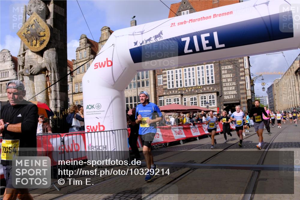 13.09.2026 - 21. swb-Marathon Bremen Tim E. http://msf.ph/oto/10329214 13.09.2026 11:02:58 Ziel 10190, 10296, 10633, 10783, 10945, 10954, 10955, 10985, 11096, 11107, 11137, 11261, 11508, 11526, 11554, 11662, 11701, 11719, 11776, 11890, 11945, 12071, 12154, 12252, 12429, 12451, 12489 meine-sportfotos.de