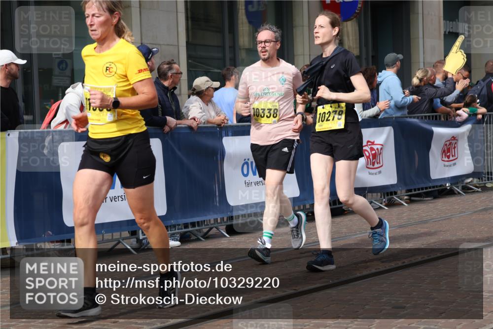 13.09.2026 - 21. swb-Marathon Bremen Strokosch-Dieckow http://msf.ph/oto/10329220 13.09.2026 11:02:12 Ziel 10153, 10154, 10273, 10274, 10278, 10331, 10338, 10738, 10885, 10915, 10943, 11137, 11261, 11505, 11508, 11526, 11554, 11662, 11853, 11886, 11890, 11945, 12154, 12169, 12252, 12429, 12451, 12489, 10173, 10257, 10331, 10409, 10439, 10444, 10473, 10500, 10617, 10636, 10803, 10817, 10924, 11115, 11249, 11268, 11436, 11576, 11811, 11859, 12016, 12042, 12094, 12095, 12134, 12135, 12145, 12360, 12412, 12437, 12466, 12506 meine-sportfotos.de