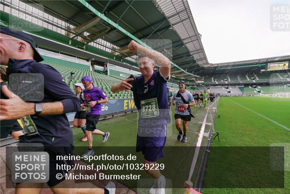 13.09.2026 - 21. swb-Marathon Bremen Michael Burmester http://msf.ph/oto/10329229 13.09.2026 13:35:41 Laufen im Stadion 170, 193, 368, 462, 491, 496, 657, 1015, 1026, 1280, 1321, 1396, 1432, 1553, 1560, 1607, 1726, 1772, 1784, 1887, 1934, 1965, 1974, 1977, 1992, 2335, 2338, 2578, 2650, 2688, 2789, 2791, 2894, 2933, 3090, 3161, 3169, 3178, 3179, 3191, 3406, 3463, 3472, 3498, 3547, 3555, 3570, 3573, 3588, 3640, 3660, 3708, 3709, 3720, 3801, 3839, 3904, 3914, 3985, 4014, 4145, 4200, 4290, 4464, 4500, 4546, 4561, 4880, 4967, 5000, 5034, 5151, 5332, 5461, 5818 meine-sportfotos.de