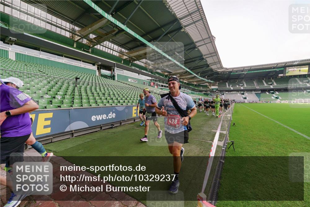 13.09.2026 - 21. swb-Marathon Bremen Michael Burmester http://msf.ph/oto/10329237 13.09.2026 13:35:42 Laufen im Stadion 170, 193, 368, 462, 491, 496, 657, 1015, 1026, 1280, 1321, 1396, 1432, 1553, 1560, 1607, 1726, 1772, 1784, 1887, 1934, 1965, 1974, 1977, 1992, 2335, 2338, 2578, 2650, 2688, 2789, 2791, 2894, 2933, 3090, 3161, 3169, 3178, 3179, 3191, 3406, 3463, 3472, 3498, 3547, 3555, 3570, 3573, 3588, 3640, 3660, 3708, 3709, 3720, 3801, 3839, 3904, 3914, 3985, 4014, 4145, 4200, 4290, 4464, 4500, 4546, 4561, 4880, 4967, 5000, 5034, 5151, 5332, 5461, 5818 meine-sportfotos.de
