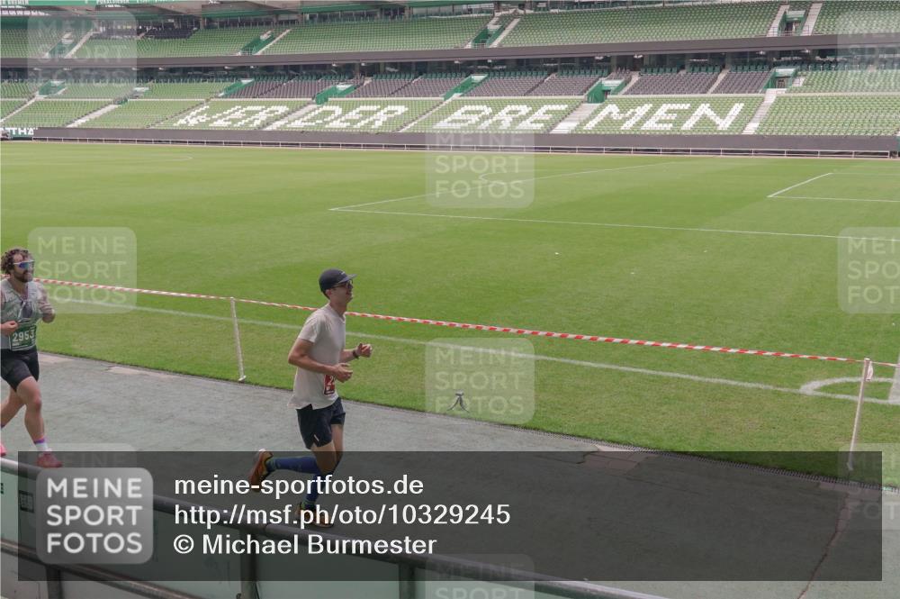 13.09.2026 - 21. swb-Marathon Bremen Michael Burmester http://msf.ph/oto/10329245 13.09.2026 12:59:51 Laufen im Stadion 135, 148, 191, 226, 232, 260, 342, 651, 745, 972, 1080, 1166, 1209, 1368, 1493, 1494, 1516, 1650, 1861, 1935, 1963, 2088, 2210, 2289, 2293, 2306, 2322, 2367, 2427, 2481, 2517, 2570, 2577, 2686, 2700, 2708, 2771, 2806, 2807, 2827, 2885, 2899, 2906, 2914, 2953, 2961, 2979, 3015, 3021, 3076, 3098, 3105, 3120, 3124, 3145, 3168, 3173, 3190, 3233, 3273, 3354, 3435, 3480, 3516, 3531, 3652, 3729, 3774, 3855, 3856, 3861, 3930, 3934, 205 meine-sportfotos.de