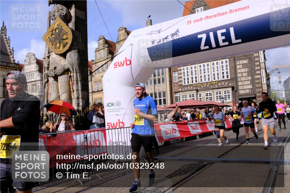 13.09.2026 - 21. swb-Marathon Bremen Tim E. http://msf.ph/oto/10329248 13.09.2026 11:02:59 Ziel 10190, 10296, 10633, 10783, 10945, 10954, 10955, 10985, 11096, 11107, 11261, 11508, 11526, 11554, 11564, 11662, 11701, 11719, 11730, 11776, 11945, 12071, 12154, 12247, 12252, 12429, 12451, 12489 meine-sportfotos.de