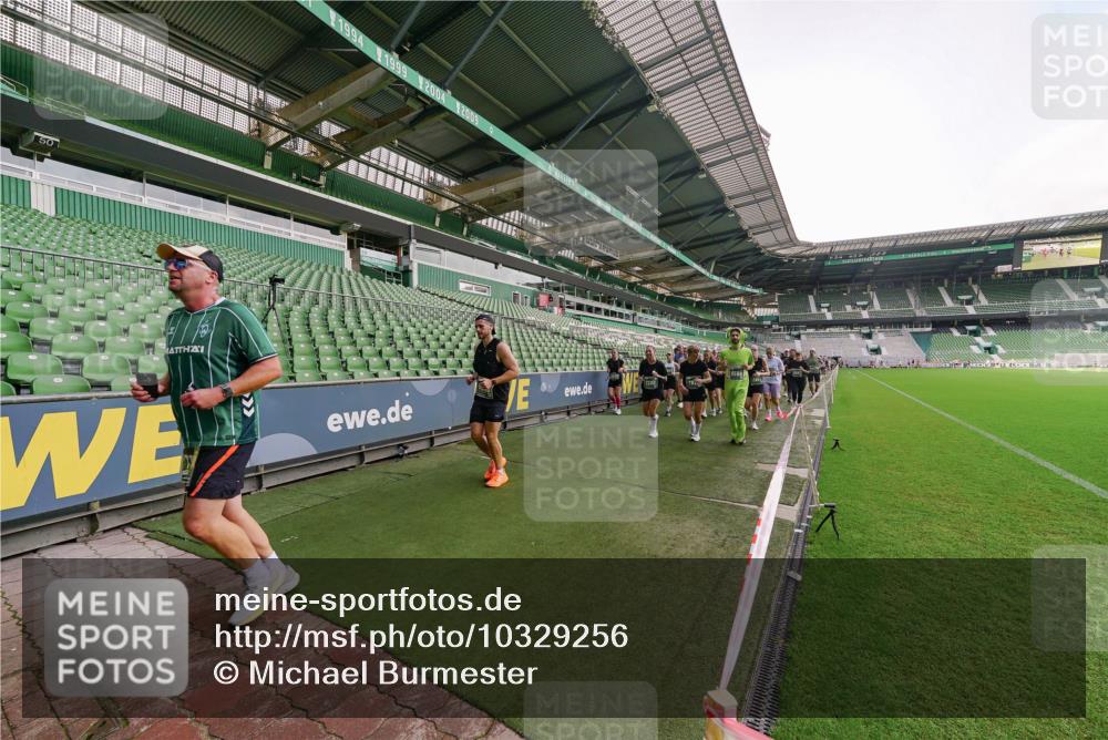 13.09.2026 - 21. swb-Marathon Bremen Michael Burmester http://msf.ph/oto/10329256 13.09.2026 13:35:44 Laufen im Stadion 170, 193, 368, 462, 491, 496, 657, 1015, 1026, 1280, 1321, 1396, 1432, 1553, 1560, 1607, 1726, 1772, 1784, 1887, 1934, 1965, 1974, 1977, 1992, 2335, 2338, 2578, 2650, 2688, 2789, 2791, 2894, 2933, 3090, 3161, 3169, 3178, 3179, 3191, 3406, 3408, 3463, 3472, 3498, 3547, 3555, 3570, 3573, 3588, 3640, 3660, 3708, 3709, 3720, 3801, 3839, 3904, 3914, 3985, 4014, 4145, 4200, 4290, 4464, 4500, 4546, 4561, 4880, 4967, 5000, 5034, 5151, 5332, 5461, 5818 meine-sportfotos.de