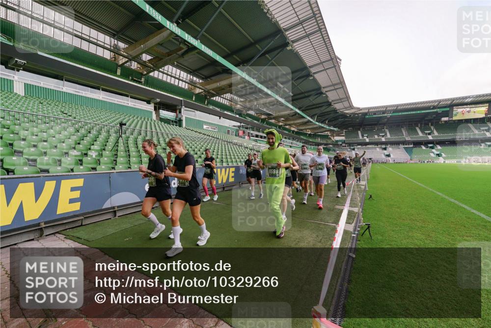 13.09.2026 - 21. swb-Marathon Bremen Michael Burmester http://msf.ph/oto/10329266 13.09.2026 13:35:47 Laufen im Stadion 170, 193, 368, 462, 491, 496, 657, 1015, 1280, 1321, 1396, 1432, 1553, 1560, 1607, 1726, 1772, 1784, 1887, 1934, 1965, 1974, 1977, 1992, 2335, 2338, 2578, 2650, 2688, 2789, 2791, 2894, 2933, 3090, 3161, 3169, 3178, 3179, 3191, 3406, 3408, 3463, 3472, 3498, 3547, 3555, 3570, 3573, 3588, 3640, 3660, 3708, 3709, 3801, 3839, 3904, 3914, 3985, 4014, 4145, 4200, 4290, 4464, 4500, 4546, 4561, 4801, 4880, 4967, 5000, 5034, 5151, 5332, 5461, 5818 meine-sportfotos.de