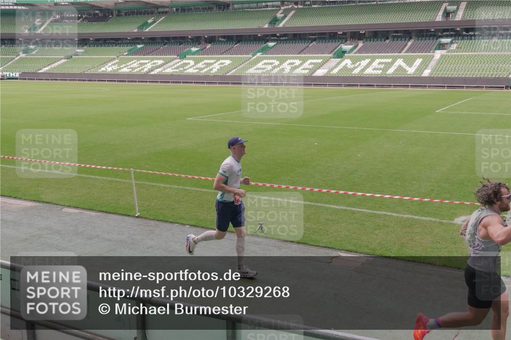 13.09.2026 - 21. swb-Marathon Bremen Michael Burmester http://msf.ph/oto/10329268 13.09.2026 12:59:53 Laufen im Stadion 135, 148, 191, 226, 232, 260, 342, 651, 745, 972, 1080, 1166, 1209, 1368, 1493, 1494, 1516, 1650, 1861, 1935, 1963, 2088, 2210, 2289, 2293, 2306, 2322, 2367, 2427, 2481, 2517, 2570, 2577, 2686, 2700, 2708, 2771, 2806, 2807, 2827, 2885, 2899, 2906, 2914, 2953, 2961, 2979, 3015, 3021, 3076, 3098, 3105, 3120, 3124, 3145, 3168, 3173, 3190, 3233, 3273, 3354, 3435, 3480, 3516, 3531, 3652, 3729, 3774, 3855, 3856, 3861, 3930, 3934 meine-sportfotos.de