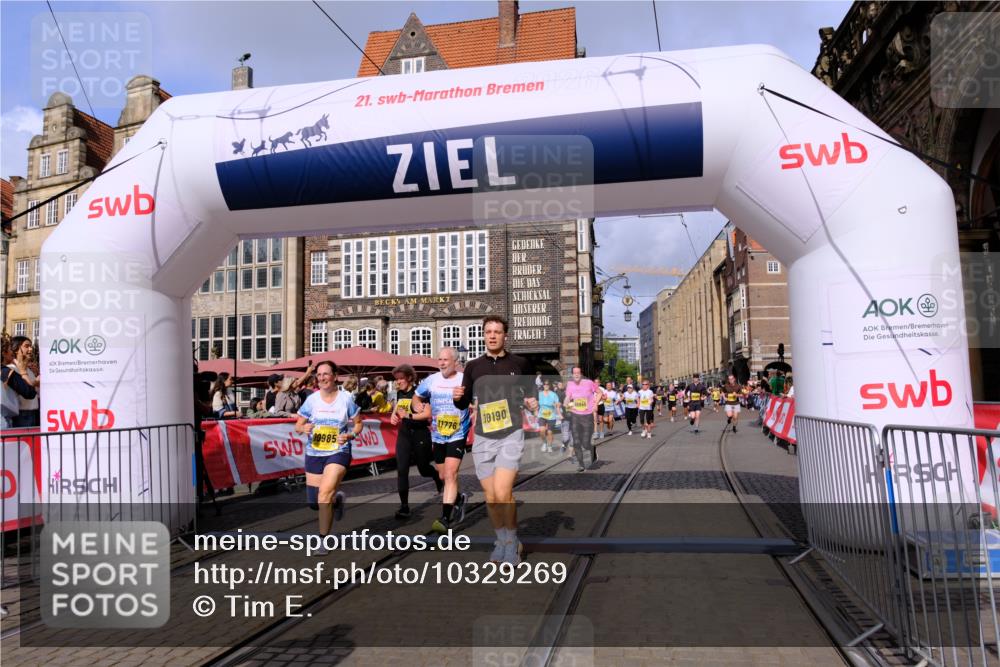 13.09.2026 - 21. swb-Marathon Bremen Tim E. http://msf.ph/oto/10329269 13.09.2026 11:03:00 Ziel 10190, 10296, 10633, 10783, 10945, 10954, 10955, 10985, 11096, 11107, 11261, 11508, 11554, 11564, 11662, 11701, 11719, 11730, 11776, 11785, 11945, 12071, 12154, 12247, 12252, 12429, 12451, 12489 meine-sportfotos.de