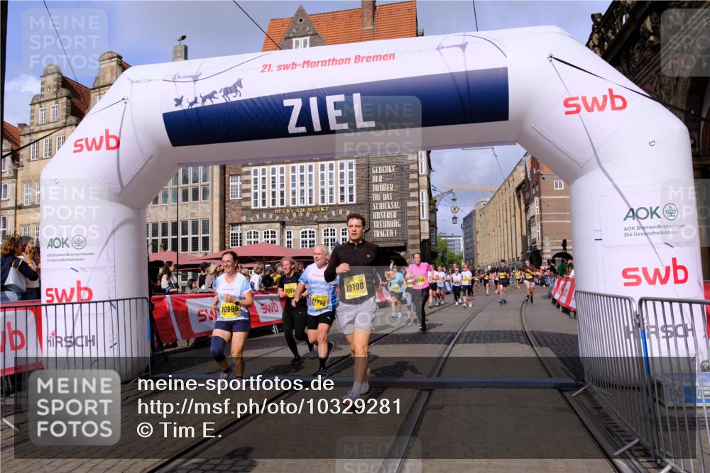 13.09.2026 - 21. swb-Marathon Bremen Tim E. http://msf.ph/oto/10329281 13.09.2026 11:03:00 Ziel 10190, 10296, 10633, 10783, 10945, 10954, 10955, 10985, 11096, 11107, 11261, 11508, 11554, 11564, 11662, 11701, 11719, 11730, 11776, 11785, 11945, 12071, 12154, 12247, 12252, 12429, 12451, 12489 meine-sportfotos.de