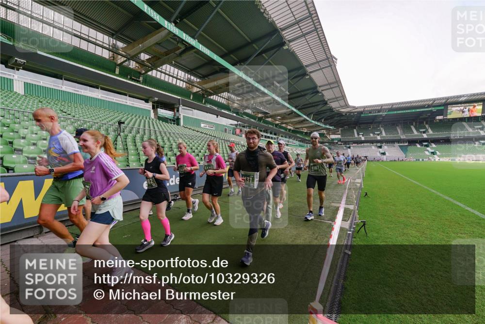 13.09.2026 - 21. swb-Marathon Bremen Michael Burmester http://msf.ph/oto/10329326 13.09.2026 13:35:50 Laufen im Stadion 170, 193, 368, 462, 491, 496, 657, 1015, 1280, 1321, 1396, 1432, 1553, 1560, 1607, 1726, 1784, 1887, 1934, 1965, 1974, 1977, 1992, 2335, 2338, 2578, 2650, 2688, 2789, 2791, 2894, 2933, 3090, 3161, 3169, 3178, 3179, 3191, 3406, 3408, 3463, 3472, 3498, 3547, 3555, 3570, 3573, 3588, 3640, 3660, 3801, 3839, 3904, 3914, 3985, 4014, 4145, 4200, 4290, 4464, 4500, 4546, 4561, 4801, 4880, 4967, 5000, 5034, 5151, 5332, 5461, 5818 meine-sportfotos.de