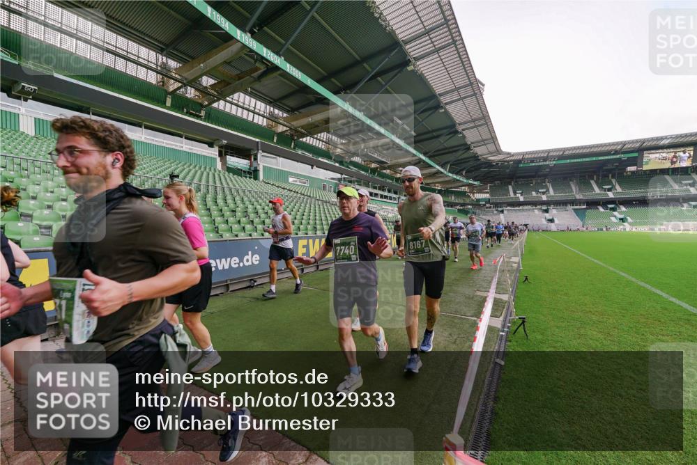 13.09.2026 - 21. swb-Marathon Bremen Michael Burmester http://msf.ph/oto/10329333 13.09.2026 13:35:51 Laufen im Stadion 170, 193, 368, 462, 491, 496, 657, 1015, 1280, 1321, 1396, 1432, 1553, 1560, 1607, 1726, 1762, 1784, 1887, 1934, 1965, 1974, 1977, 1992, 2335, 2338, 2578, 2650, 2688, 2789, 2791, 2894, 2933, 3090, 3161, 3169, 3178, 3179, 3191, 3406, 3408, 3463, 3472, 3498, 3547, 3555, 3570, 3573, 3588, 3640, 3660, 3801, 3839, 3904, 3914, 3985, 4145, 4200, 4290, 4464, 4500, 4546, 4561, 4801, 4880, 4967, 5000, 5034, 5151, 5332, 5461, 5818 meine-sportfotos.de