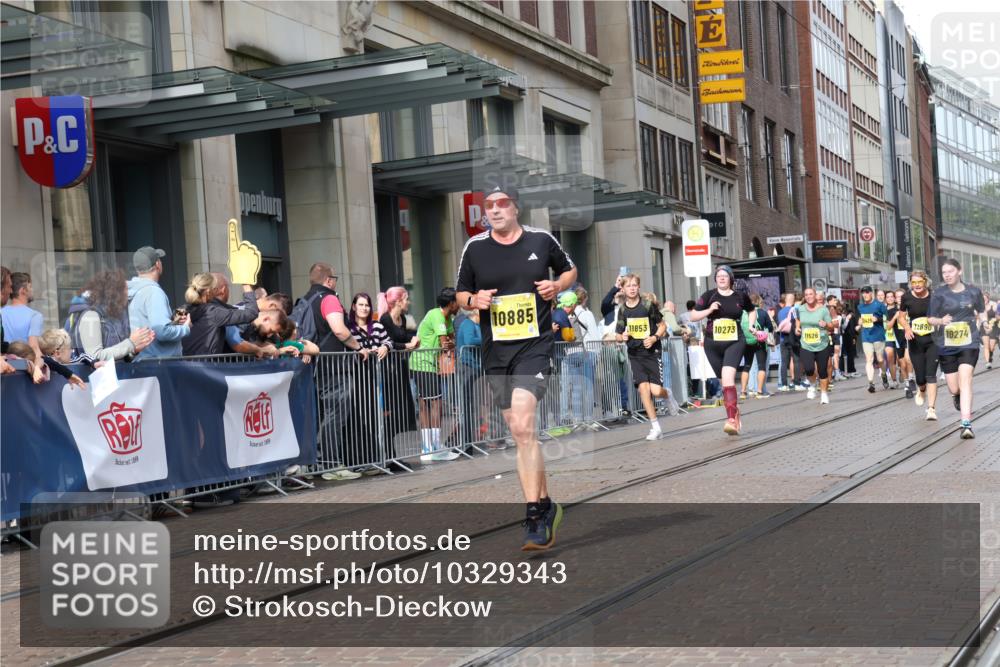 13.09.2026 - 21. swb-Marathon Bremen Strokosch-Dieckow http://msf.ph/oto/10329343 13.09.2026 11:02:15 Ziel 10153, 10154, 10190, 10273, 10274, 10278, 10338, 10738, 10885, 10985, 11096, 11137, 11261, 11505, 11508, 11526, 11554, 11662, 11776, 11853, 11890, 11945, 12154, 12169, 12252, 12429, 12451, 12489, 10173, 10257, 10331, 10439, 10473, 10500, 10617, 10636, 10803, 10817, 10915, 10924, 10943, 11249, 11268, 11436, 11576, 11811, 11853, 11859, 11886, 12016, 12042, 12094, 12095, 12134, 12135, 12145, 12360, 12412, 12437, 12506 meine-sportfotos.de