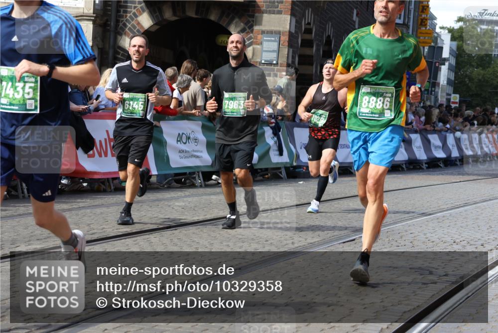 13.09.2026 - 21. swb-Marathon Bremen Strokosch-Dieckow http://msf.ph/oto/10329358 13.09.2026 13:14:05 Ziel 524, 670, 683, 1704, 1707, 1937, 2422, 2767, 3236, 3413, 5443, 6451, 7210, 7283, 7493, 7707, 9635, 9884, 13099, 107, 235, 1542, 1998, 2043, 2084, 2203, 2913, 2922, 3545, 4728, 5986, 6145, 7029, 7591, 7659, 7963, 8919, 9783 meine-sportfotos.de