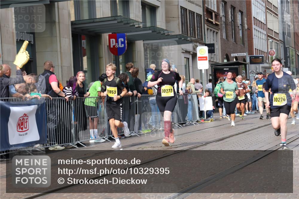 13.09.2026 - 21. swb-Marathon Bremen Strokosch-Dieckow http://msf.ph/oto/10329395 13.09.2026 11:02:16 Ziel 10153, 10154, 10190, 10273, 10274, 10278, 10338, 10738, 10885, 10945, 10985, 11096, 11137, 11261, 11505, 11508, 11526, 11554, 11662, 11701, 11776, 11890, 11945, 12154, 12169, 12252, 12429, 12451, 12489, 10153, 10173, 10257, 10331, 10439, 10473, 10500, 10617, 10636, 10803, 10817, 10915, 10924, 10943, 11249, 11268, 11436, 11576, 11811, 11853, 11886, 12016, 12042, 12094, 12095, 12134, 12135, 12145, 12360, 12437, 12506 meine-sportfotos.de