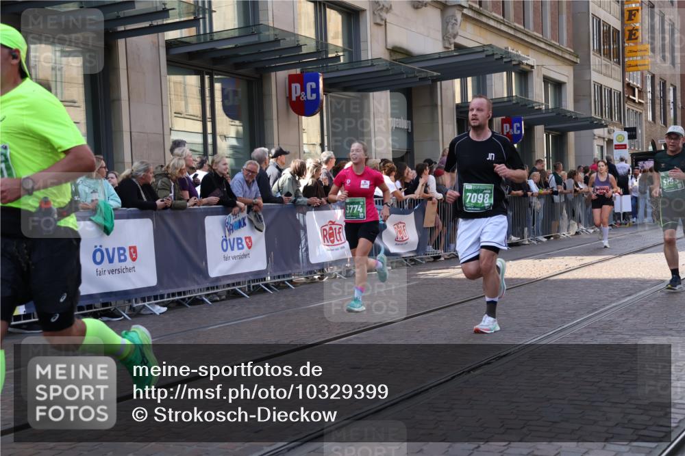 13.09.2026 - 21. swb-Marathon Bremen Strokosch-Dieckow http://msf.ph/oto/10329399 13.09.2026 13:21:39 Ziel 141, 148, 572, 1209, 2051, 3290, 3338, 3652, 3774, 3934, 4581, 4735, 5193, 6976, 7098, 8438, 8452, 8924, 8947, 9421, 9599, 9839, 10120, 1130, 1254, 2088, 2397, 2570, 2904, 3120, 3202, 3290, 3435, 3534, 3655, 3695, 3930, 4165, 4234, 4445, 4484, 4519, 5542, 6862, 6865, 7176, 8184, 8270, 8384, 8730, 8923, 9048, 9059, 9514, 9722, 9900, 13145 meine-sportfotos.de