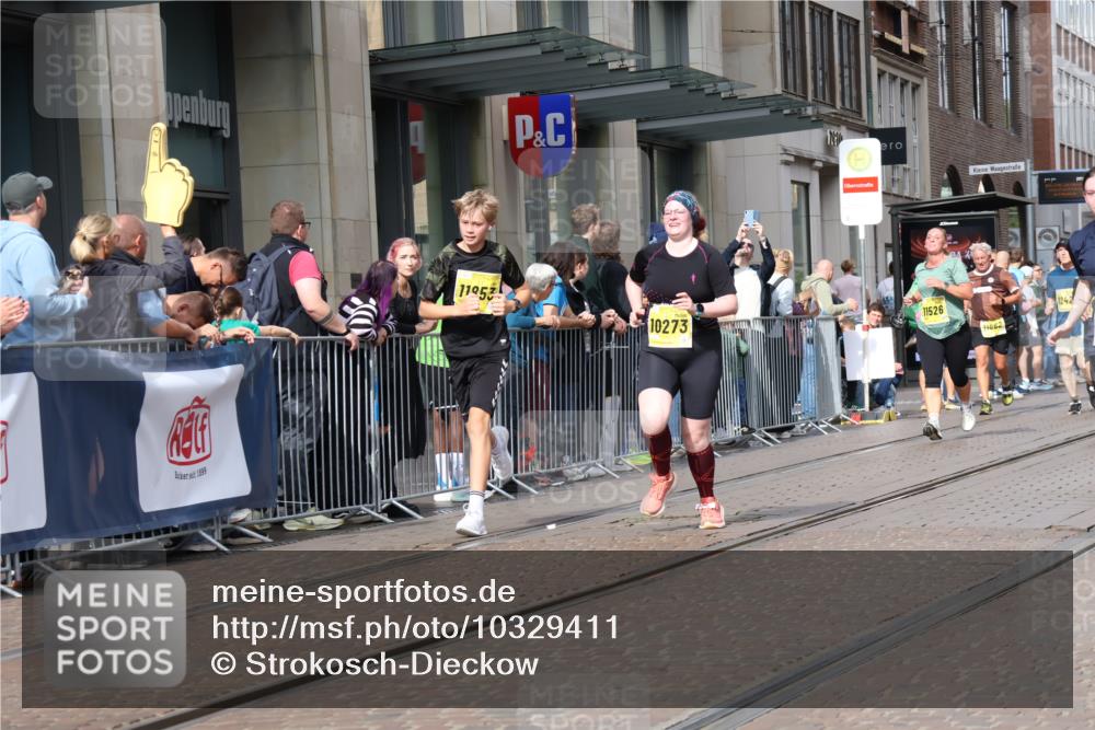 13.09.2026 - 21. swb-Marathon Bremen Strokosch-Dieckow http://msf.ph/oto/10329411 13.09.2026 11:02:16 Ziel 10153, 10154, 10190, 10273, 10274, 10278, 10338, 10738, 10885, 10945, 10985, 11096, 11137, 11261, 11505, 11508, 11526, 11554, 11662, 11701, 11776, 11890, 11945, 12154, 12169, 12252, 12429, 12451, 12489, 10153, 10173, 10257, 10331, 10439, 10473, 10500, 10617, 10636, 10803, 10817, 10915, 10924, 10943, 11249, 11268, 11436, 11576, 11811, 11853, 11886, 12016, 12042, 12094, 12095, 12134, 12135, 12145, 12360, 12437, 12506 meine-sportfotos.de