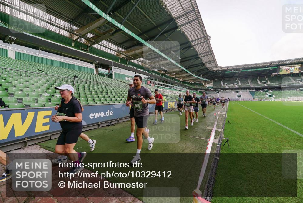 13.09.2026 - 21. swb-Marathon Bremen Michael Burmester http://msf.ph/oto/10329412 13.09.2026 13:36:02 Laufen im Stadion 170, 193, 368, 462, 491, 496, 590, 657, 1015, 1280, 1321, 1396, 1432, 1553, 1620, 1726, 1762, 1784, 1887, 1934, 1965, 1974, 1977, 1992, 2335, 2578, 2639, 2650, 2688, 2789, 2894, 2933, 3090, 3161, 3169, 3178, 3179, 3191, 3299, 3406, 3408, 3463, 3472, 3498, 3555, 3570, 3573, 3588, 3640, 3731, 3801, 3839, 3904, 3914, 3985, 4145, 4200, 4290, 4464, 4500, 4546, 4561, 4801, 4880, 4967, 5000, 5034, 5151, 5182, 5332, 5461, 5679, 5818 meine-sportfotos.de