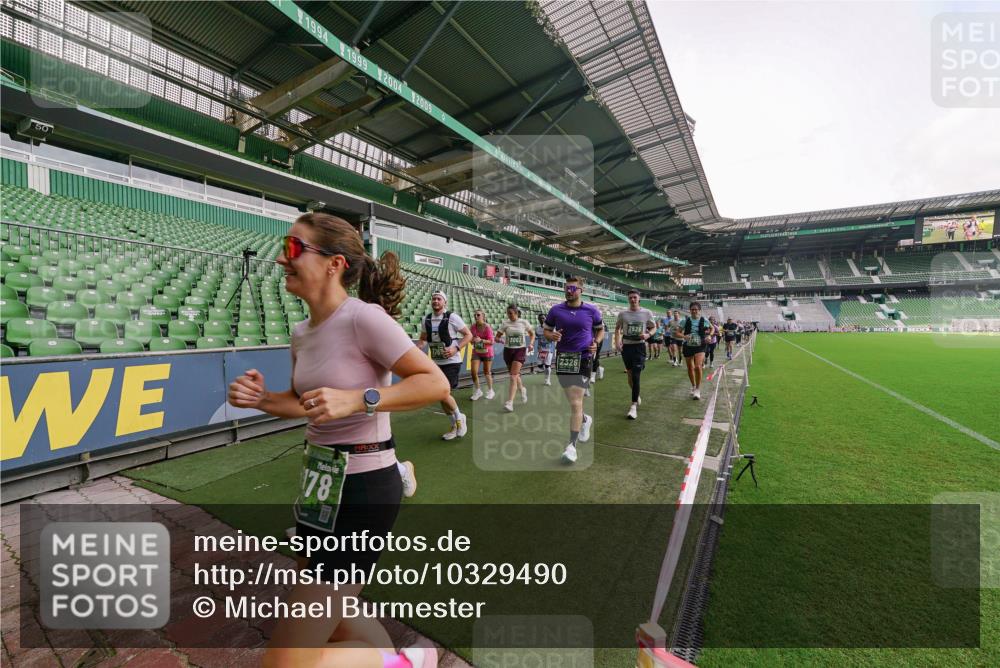13.09.2026 - 21. swb-Marathon Bremen Michael Burmester http://msf.ph/oto/10329490 13.09.2026 13:36:11 Laufen im Stadion 462, 491, 496, 590, 657, 799, 1015, 1135, 1279, 1280, 1321, 1396, 1432, 1620, 1726, 1762, 1887, 1934, 1951, 1965, 1974, 1977, 1992, 2078, 2227, 2335, 2578, 2639, 2650, 2688, 2789, 2894, 2933, 3090, 3161, 3169, 3178, 3179, 3191, 3299, 3303, 3406, 3408, 3463, 3472, 3498, 3555, 3570, 3573, 3588, 3640, 3731, 3779, 3801, 3839, 3904, 3914, 3985, 4084, 4145, 4200, 4210, 4290, 4464, 4500, 4546, 4561, 4801, 4880, 4967, 5000, 5034, 5182, 5332, 5461, 5679, 5818 meine-sportfotos.de