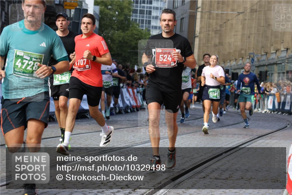 13.09.2026 - 21. swb-Marathon Bremen Strokosch-Dieckow http://msf.ph/oto/10329498 13.09.2026 13:14:15 Ziel 524, 670, 683, 1433, 1613, 1704, 1707, 1937, 2422, 2701, 2824, 3236, 5443, 5593, 5610, 6451, 7210, 7283, 7435, 8118, 9426, 9635, 9884, 10105, 107, 376, 469, 1043, 1125, 1492, 1814, 2043, 2203, 2913, 3085, 3545, 4452, 5794, 5836, 5986, 6130, 6506, 7117, 7659, 7826, 8456, 9783, 9868 meine-sportfotos.de