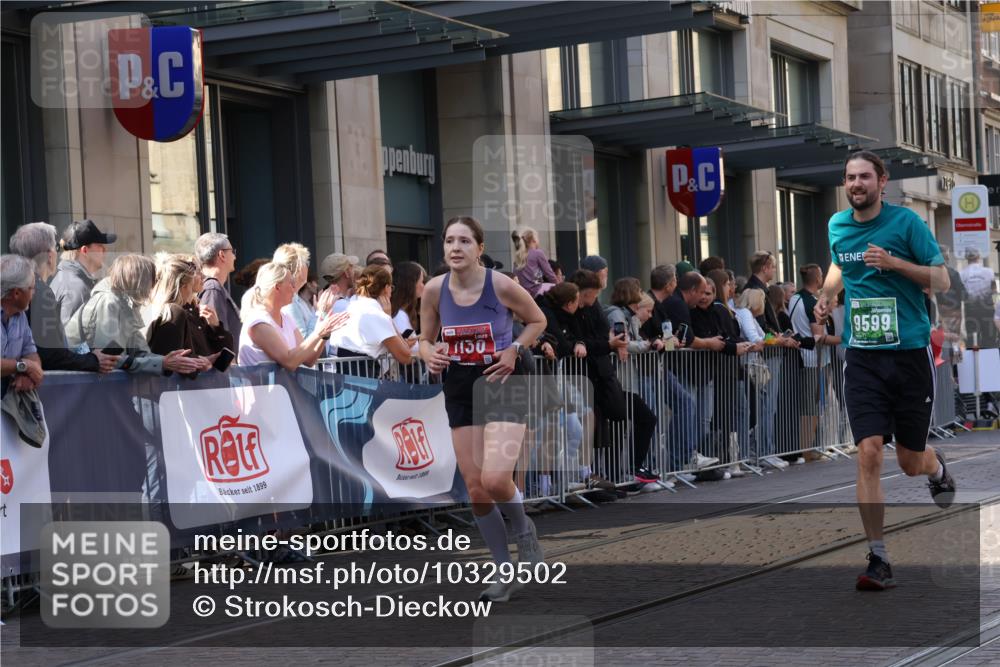 13.09.2026 - 21. swb-Marathon Bremen Strokosch-Dieckow http://msf.ph/oto/10329502 13.09.2026 13:21:42 Ziel 141, 148, 1209, 1645, 2051, 3021, 3338, 3652, 3774, 3934, 4581, 4735, 5193, 6976, 7098, 7625, 7917, 8438, 8452, 8924, 8947, 9421, 9599, 9839, 10120, 572, 1130, 1254, 2088, 2397, 2570, 2904, 3120, 3202, 3290, 3435, 3655, 3695, 3930, 4165, 4234, 4484, 5542, 6862, 6865, 7176, 8184, 8270, 8384, 8730, 8923, 9048, 9059, 9421, 9514, 9722, 13145 meine-sportfotos.de