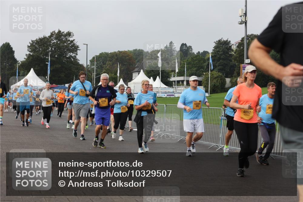 13.09.2026 - Kiel Lauf Andreas Tolksdorf http://msf.ph/oto/10329507 13.09.2026 09:30:49 Kiellinie 9226, 10261, 8352, 4097, 989 meine-sportfotos.de