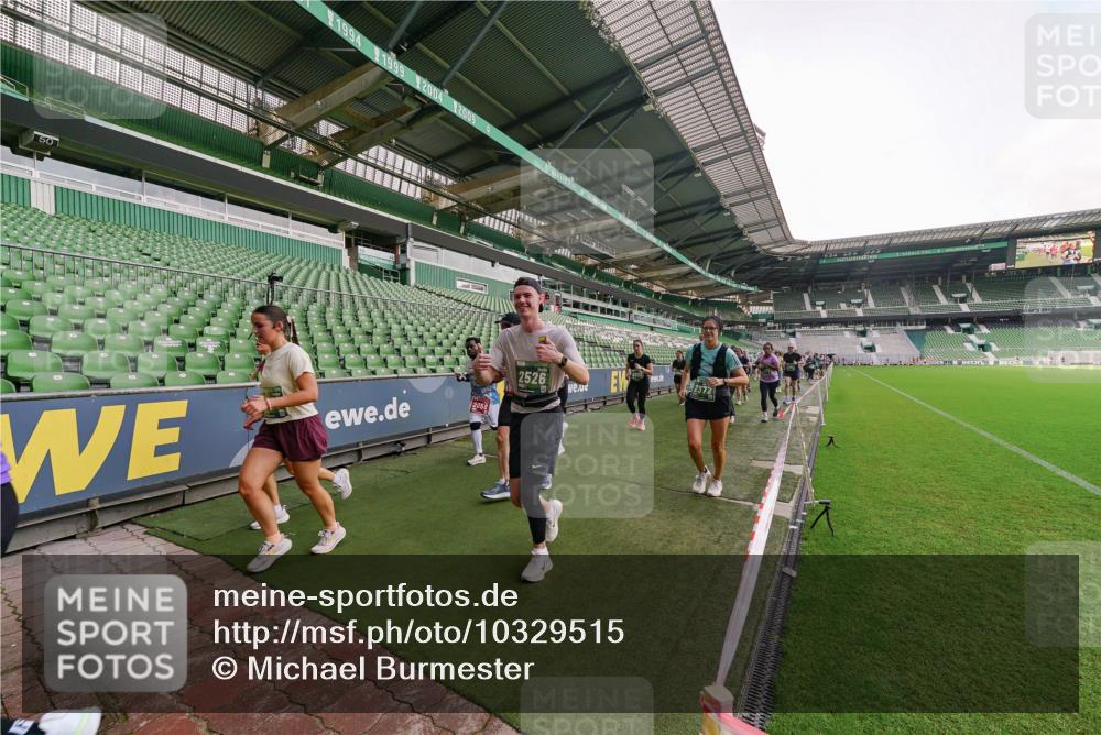 13.09.2026 - 21. swb-Marathon Bremen Michael Burmester http://msf.ph/oto/10329515 13.09.2026 13:36:13 Laufen im Stadion 444, 462, 491, 496, 590, 657, 799, 1015, 1135, 1279, 1280, 1321, 1396, 1432, 1620, 1726, 1762, 1887, 1934, 1951, 1965, 1974, 1977, 1992, 2078, 2227, 2335, 2578, 2639, 2650, 2688, 2789, 2842, 2894, 2933, 3090, 3161, 3169, 3178, 3179, 3191, 3299, 3303, 3406, 3408, 3463, 3472, 3498, 3555, 3570, 3573, 3588, 3640, 3731, 3779, 3801, 3839, 3904, 3985, 4084, 4145, 4200, 4210, 4290, 4464, 4500, 4546, 4561, 4801, 4880, 4967, 5000, 5034, 5182, 5332, 5461, 5679, 5818 meine-sportfotos.de