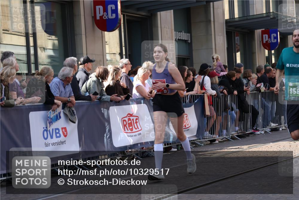 13.09.2026 - 21. swb-Marathon Bremen Strokosch-Dieckow http://msf.ph/oto/10329517 13.09.2026 13:21:42 Ziel 141, 148, 1209, 1645, 2051, 3021, 3338, 3652, 3774, 3934, 4581, 4735, 5193, 6976, 7098, 7625, 7917, 8438, 8452, 8924, 8947, 9421, 9599, 9839, 10120, 572, 1130, 1254, 2088, 2397, 2570, 2904, 3120, 3202, 3290, 3435, 3655, 3695, 3930, 4165, 4234, 4484, 5542, 6862, 6865, 7176, 8184, 8270, 8384, 8730, 8923, 9048, 9059, 9421, 9514, 9722, 13145 meine-sportfotos.de