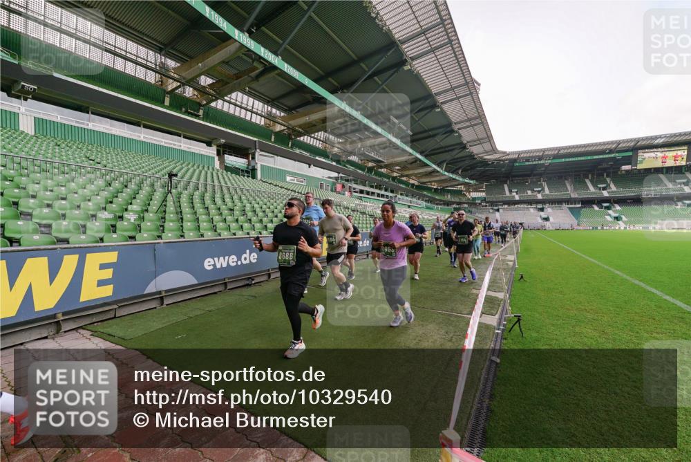 13.09.2026 - 21. swb-Marathon Bremen Michael Burmester http://msf.ph/oto/10329540 13.09.2026 13:36:16 Laufen im Stadion 444, 462, 491, 496, 590, 657, 799, 1015, 1132, 1135, 1279, 1280, 1321, 1396, 1432, 1620, 1726, 1762, 1887, 1934, 1951, 1965, 1974, 1977, 1992, 2078, 2227, 2335, 2578, 2639, 2650, 2688, 2789, 2842, 2894, 2933, 3090, 3161, 3169, 3178, 3179, 3191, 3299, 3303, 3406, 3408, 3463, 3472, 3498, 3555, 3570, 3573, 3588, 3640, 3731, 3779, 3801, 3839, 3904, 3985, 4084, 4145, 4200, 4210, 4290, 4464, 4500, 4546, 4561, 4801, 4880, 4967, 5000, 5034, 5182, 5332, 5461, 5679, 5818 meine-sportfotos.de
