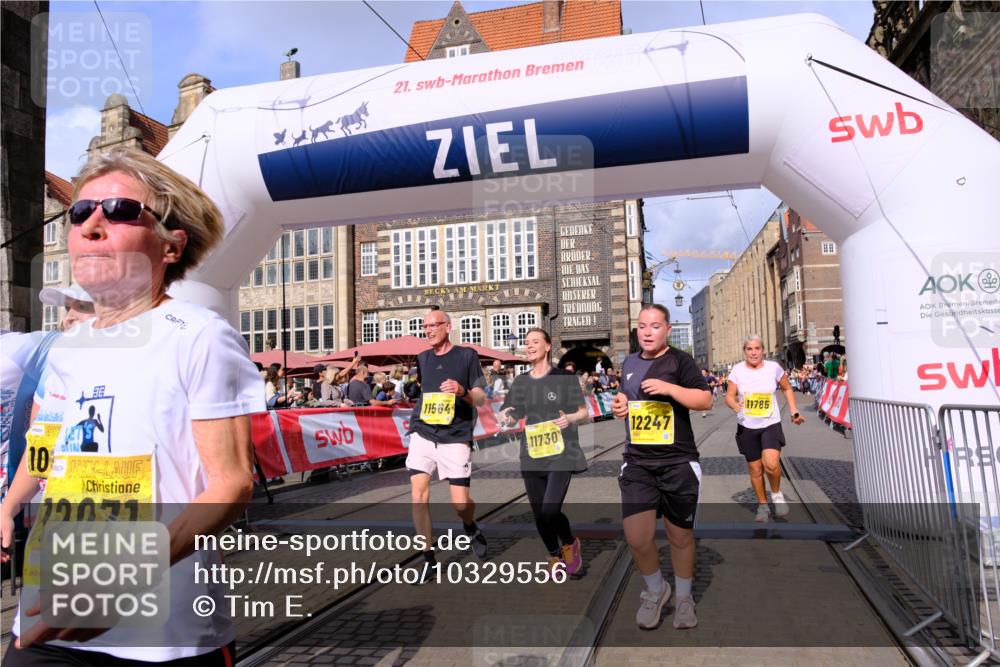 13.09.2026 - 21. swb-Marathon Bremen Tim E. http://msf.ph/oto/10329556 13.09.2026 11:03:07 Ziel 10190, 10296, 10633, 10731, 10783, 10945, 10954, 10955, 10985, 11096, 11107, 11313, 11564, 11697, 11701, 11719, 11730, 11776, 11785, 12071, 12154, 12247, 12448, 12451, 12465 meine-sportfotos.de