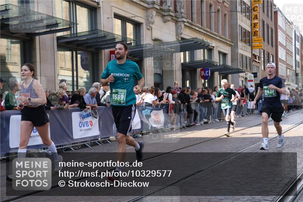 13.09.2026 - 21. swb-Marathon Bremen Strokosch-Dieckow http://msf.ph/oto/10329577 13.09.2026 13:21:44 Ziel 141, 148, 1209, 1601, 1645, 2051, 3021, 3338, 3652, 3774, 4581, 5193, 6976, 7098, 7625, 7917, 8438, 8452, 8924, 8947, 9599, 9839, 10120, 572, 1130, 1254, 2088, 2397, 2570, 2904, 3120, 3202, 3290, 3435, 3655, 3695, 3930, 3934, 4165, 4735, 5542, 6862, 6865, 7176, 8184, 8270, 8384, 8730, 8923, 9048, 9059, 9421, 9514, 9722, 13145 meine-sportfotos.de