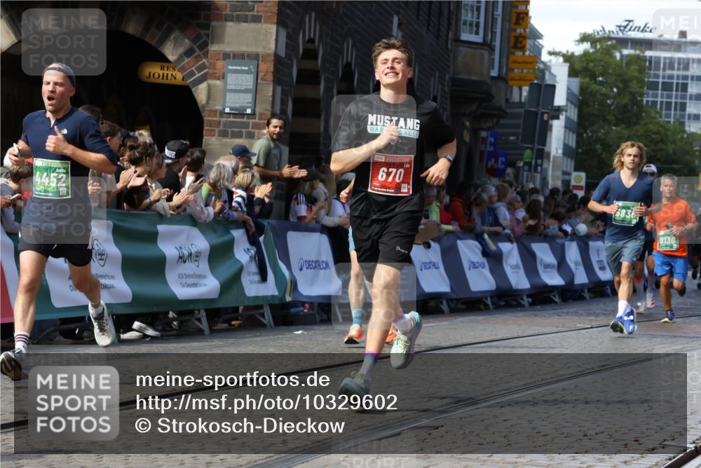13.09.2026 - 21. swb-Marathon Bremen Strokosch-Dieckow http://msf.ph/oto/10329602 13.09.2026 13:14:20 Ziel 524, 670, 683, 1433, 1613, 1707, 1937, 2422, 2701, 2824, 3236, 5443, 5593, 5610, 6145, 7029, 7210, 7283, 7435, 7963, 8118, 8886, 9426, 9635, 10105, 376, 469, 1043, 1125, 1492, 1814, 3085, 3821, 4452, 4685, 5794, 5836, 6130, 6506, 7117, 7826, 8456, 9868 meine-sportfotos.de