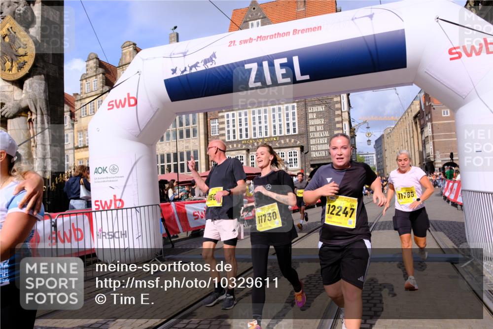 13.09.2026 - 21. swb-Marathon Bremen Tim E. http://msf.ph/oto/10329611 13.09.2026 11:03:08 Ziel 10190, 10296, 10633, 10731, 10783, 10945, 10954, 10955, 10985, 11096, 11107, 11313, 11564, 11697, 11701, 11719, 11730, 11776, 11785, 12071, 12154, 12247, 12448, 12451, 12465 meine-sportfotos.de