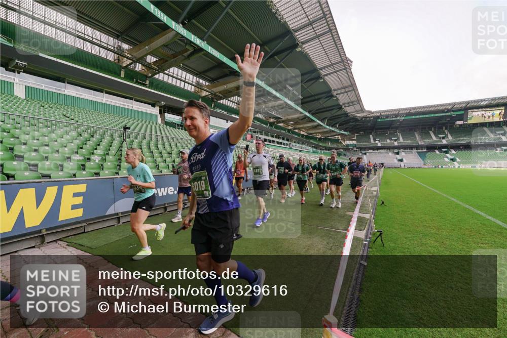 13.09.2026 - 21. swb-Marathon Bremen Michael Burmester http://msf.ph/oto/10329616 13.09.2026 13:36:25 Laufen im Stadion 444, 462, 491, 496, 590, 657, 799, 1015, 1132, 1135, 1279, 1396, 1432, 1620, 1726, 1762, 1887, 1934, 1951, 1965, 1974, 1977, 2078, 2227, 2335, 2578, 2639, 2650, 2688, 2789, 2842, 2892, 2894, 2933, 2939, 3090, 3161, 3169, 3178, 3299, 3303, 3406, 3408, 3463, 3472, 3498, 3555, 3570, 3573, 3588, 3640, 3731, 3779, 3801, 3839, 3985, 3992, 3993, 4084, 4145, 4200, 4210, 4290, 4464, 4538, 4546, 4801, 4880, 4967, 5000, 5034, 5182, 5332, 5461, 5679, 5818 meine-sportfotos.de