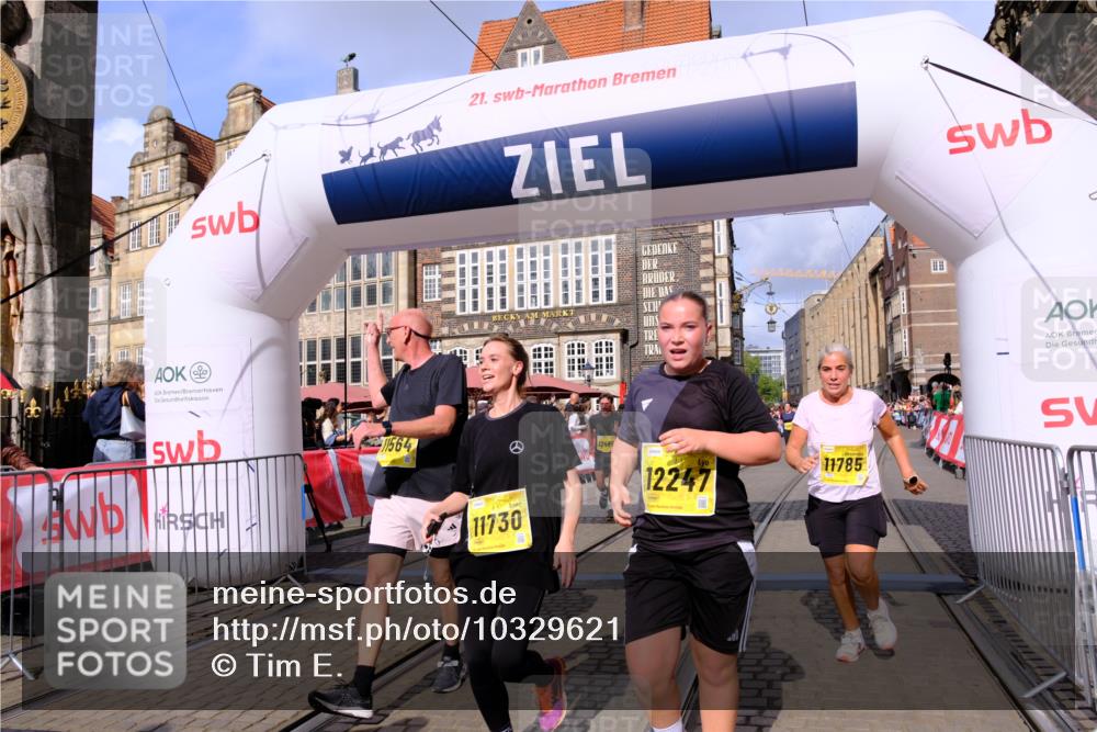 13.09.2026 - 21. swb-Marathon Bremen Tim E. http://msf.ph/oto/10329621 13.09.2026 11:03:08 Ziel 10190, 10296, 10633, 10731, 10783, 10945, 10954, 10955, 10985, 11096, 11107, 11313, 11564, 11697, 11701, 11719, 11730, 11776, 11785, 12071, 12154, 12247, 12448, 12451, 12465 meine-sportfotos.de