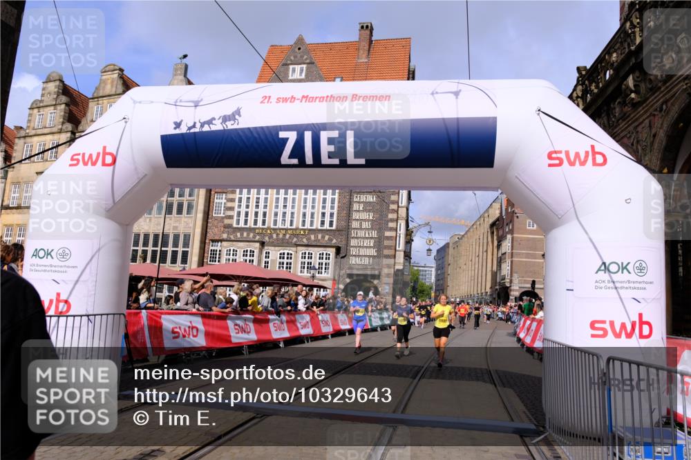 13.09.2026 - 21. swb-Marathon Bremen Tim E. http://msf.ph/oto/10329643 13.09.2026 11:03:11 Ziel 10185, 10190, 10296, 10633, 10731, 10783, 10945, 10954, 10955, 10985, 11095, 11096, 11107, 11313, 11564, 11697, 11701, 11719, 11730, 11776, 11785, 12071, 12247, 12448, 12465 meine-sportfotos.de