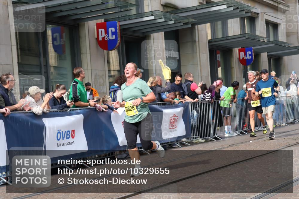 13.09.2026 - 21. swb-Marathon Bremen Strokosch-Dieckow http://msf.ph/oto/10329655 13.09.2026 11:02:22 Ziel 10190, 10296, 10633, 10783, 10945, 10954, 10955, 10985, 11096, 11107, 11137, 11261, 11508, 11526, 11554, 11564, 11662, 11701, 11719, 11730, 11776, 11785, 11890, 11945, 12071, 12154, 12169, 12247, 12252, 12429, 12451, 12489, 10153, 10154, 10173, 10273, 10274, 10278, 10331, 10338, 10439, 10473, 10500, 10617, 10636, 10738, 10803, 10885, 10915, 10924, 10943, 11249, 11505, 11576, 11811, 11853, 11886, 12016, 12042, 12094, 12134, 12135, 12145, 12360, 12437, 12506 meine-sportfotos.de