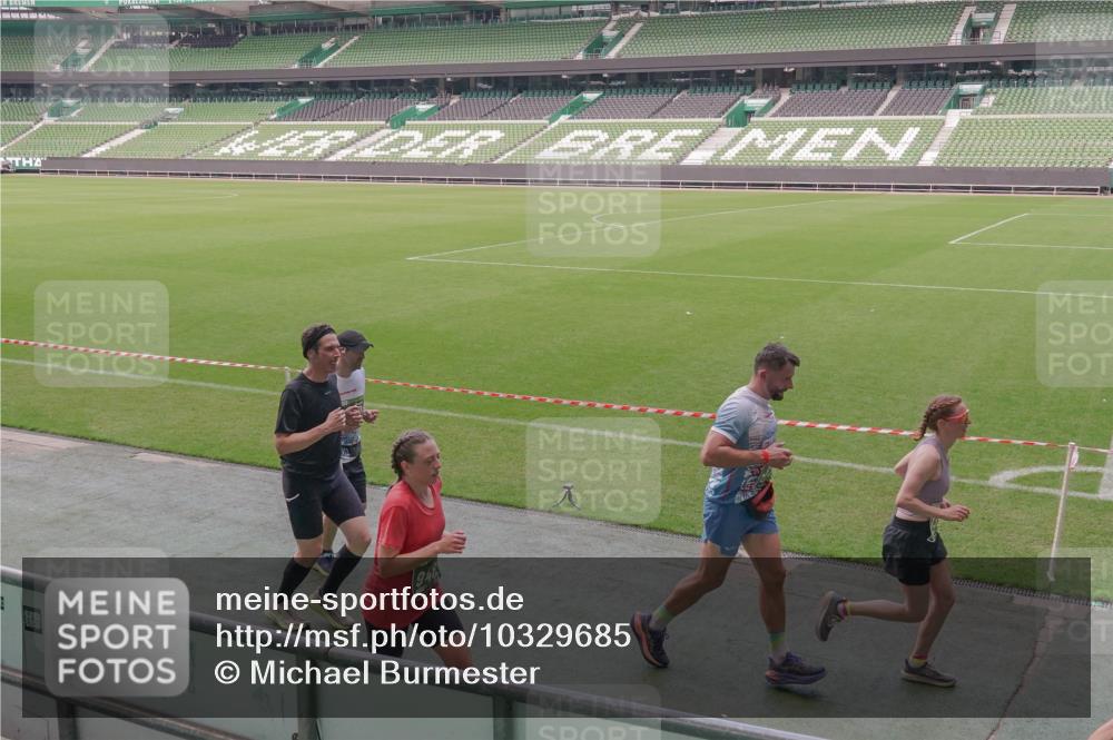 13.09.2026 - 21. swb-Marathon Bremen Michael Burmester http://msf.ph/oto/10329685 13.09.2026 13:00:26 Laufen im Stadion 135, 191, 226, 232, 242, 260, 318, 342, 440, 651, 687, 745, 972, 1080, 1166, 1209, 1368, 1493, 1494, 1516, 1650, 1861, 1935, 1963, 2088, 2210, 2289, 2293, 2306, 2322, 2370, 2409, 2427, 2481, 2485, 2490, 2517, 2560, 2561, 2570, 2627, 2658, 2686, 2700, 2708, 2781, 2806, 2827, 2899, 2906, 2914, 2953, 2961, 2967, 2979, 3015, 3076, 3105, 3124, 3145, 3168, 3173, 3190, 3233, 3273, 3354, 3375, 3385, 3480, 3516, 3524, 3531, 3642, 3652, 3729, 3774, 3855, 3856, 3861, 3930, 3934 meine-sportfotos.de