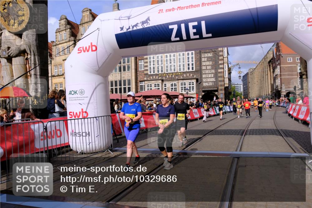 13.09.2026 - 21. swb-Marathon Bremen Tim E. http://msf.ph/oto/10329686 13.09.2026 11:03:15 Ziel 10185, 10296, 10633, 10715, 10731, 10783, 10954, 10955, 11095, 11107, 11313, 11564, 11697, 11719, 11730, 11785, 12071, 12247, 12421, 12432, 12448, 12465, 12483 meine-sportfotos.de