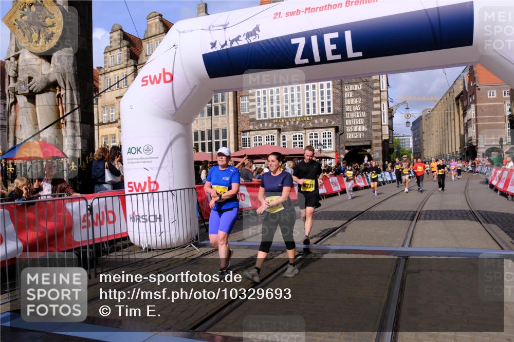 13.09.2026 - 21. swb-Marathon Bremen Tim E. http://msf.ph/oto/10329693 13.09.2026 11:03:15 Ziel 10185, 10296, 10633, 10715, 10731, 10783, 10954, 10955, 11095, 11107, 11313, 11564, 11697, 11719, 11730, 11785, 12071, 12247, 12421, 12432, 12448, 12465, 12483 meine-sportfotos.de