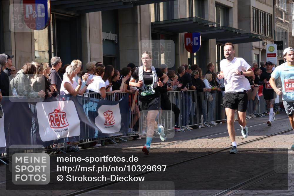 13.09.2026 - 21. swb-Marathon Bremen Strokosch-Dieckow http://msf.ph/oto/10329697 13.09.2026 13:21:48 Ziel 141, 148, 1209, 1601, 1645, 2051, 2499, 3021, 3338, 3652, 3774, 4581, 5193, 6621, 7625, 7917, 8438, 8452, 8574, 8924, 9599, 9839, 572, 1130, 1254, 2088, 2397, 2570, 2904, 3120, 3290, 3338, 3435, 3655, 3695, 3930, 3934, 4165, 4735, 5542, 6865, 6976, 7098, 7176, 8184, 8270, 8384, 8730, 8923, 8947, 9048, 9059, 9421, 10120, 13145 meine-sportfotos.de