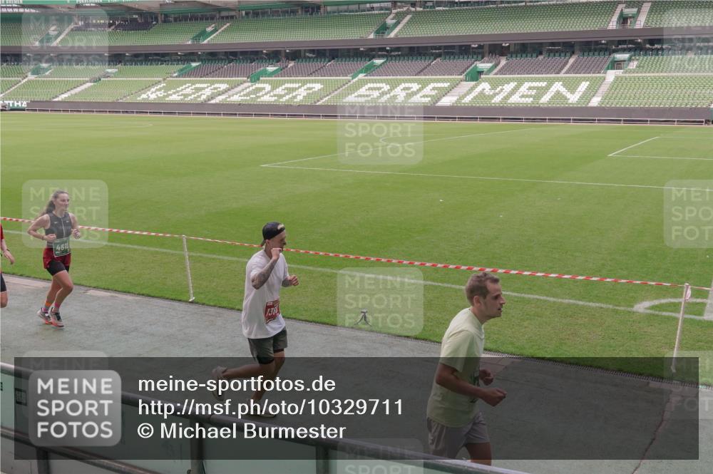 13.09.2026 - 21. swb-Marathon Bremen Michael Burmester http://msf.ph/oto/10329711 13.09.2026 13:00:28 Laufen im Stadion 135, 191, 232, 242, 260, 318, 342, 440, 651, 687, 745, 1080, 1166, 1209, 1368, 1493, 1494, 1516, 1650, 1861, 1935, 1963, 2088, 2210, 2289, 2293, 2306, 2322, 2370, 2409, 2427, 2481, 2485, 2490, 2491, 2517, 2560, 2561, 2570, 2627, 2658, 2686, 2700, 2708, 2781, 2806, 2827, 2899, 2906, 2914, 2953, 2961, 2967, 2979, 3015, 3076, 3105, 3124, 3145, 3168, 3173, 3190, 3273, 3354, 3375, 3385, 3480, 3516, 3524, 3531, 3642, 3652, 3729, 3774, 3855, 3856, 3861, 3930 meine-sportfotos.de