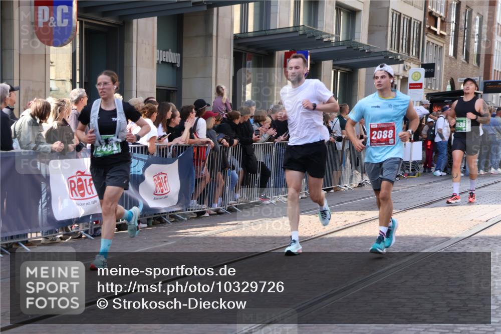 13.09.2026 - 21. swb-Marathon Bremen Strokosch-Dieckow http://msf.ph/oto/10329726 13.09.2026 13:21:49 Ziel 141, 148, 1209, 1601, 1645, 2051, 2499, 3021, 3652, 3774, 4204, 4211, 4581, 5193, 6621, 7625, 7917, 8438, 8447, 8452, 8574, 8924, 9599, 9668, 9839, 572, 1130, 1254, 2088, 2397, 2570, 2904, 3290, 3338, 3435, 3655, 3695, 3774, 3930, 3934, 4581, 4735, 5542, 6865, 6976, 7098, 7176, 8184, 8270, 8384, 8730, 8947, 9048, 9059, 9421, 10120, 13145 meine-sportfotos.de