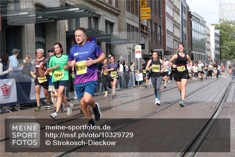 13.09.2026 - 21. swb-Marathon Bremen Strokosch-Dieckow http://msf.ph/oto/10329729 13.09.2026 11:02:25 Ziel 10190, 10296, 10633, 10783, 10945, 10954, 10955, 10985, 11096, 11107, 11137, 11261, 11508, 11526, 11554, 11564, 11662, 11701, 11719, 11730, 11776, 11785, 11890, 11945, 12071, 12154, 12247, 12252, 12429, 12451, 12465, 12489, 10153, 10154, 10173, 10273, 10274, 10278, 10331, 10338, 10439, 10473, 10636, 10738, 10885, 10915, 10943, 11137, 11249, 11505, 11576, 11811, 11853, 11886, 11890, 12042, 12094, 12134, 12135, 12169, 12437 meine-sportfotos.de