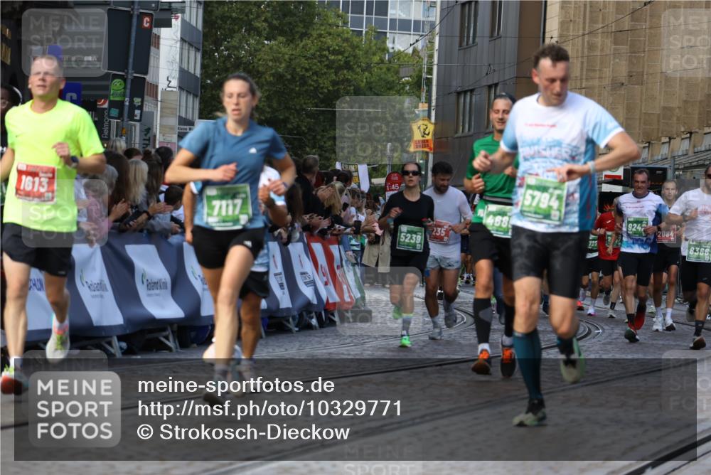 13.09.2026 - 21. swb-Marathon Bremen Strokosch-Dieckow http://msf.ph/oto/10329771 13.09.2026 13:14:27 Ziel 107, 235, 1433, 1542, 1613, 1998, 2043, 2084, 2701, 2824, 2922, 4728, 5593, 5610, 6145, 7029, 7435, 7591, 7963, 8118, 8886, 8919, 9426, 10105, 199, 376, 1043, 1492, 1814, 2251, 2971, 2997, 3012, 3085, 3821, 3834, 4586, 4685, 5239, 5794, 6506, 7117, 7782, 8366, 9242, 9868, 10016 meine-sportfotos.de