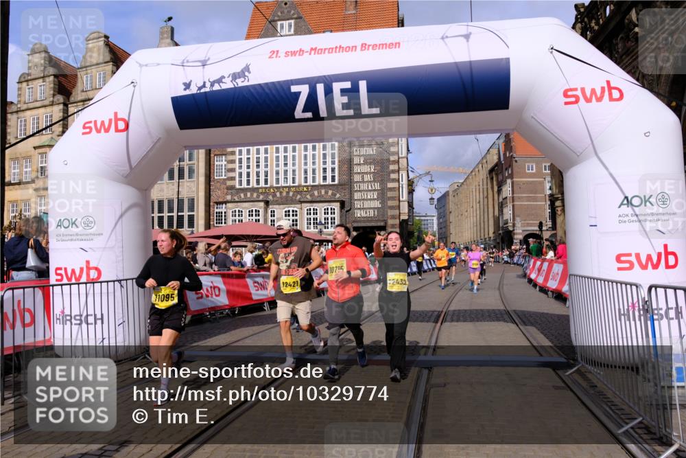 13.09.2026 - 21. swb-Marathon Bremen Tim E. http://msf.ph/oto/10329774 13.09.2026 11:03:20 Ziel 10185, 10195, 10528, 10531, 10598, 10715, 10727, 10731, 10959, 11070, 11095, 11313, 11493, 11676, 11697, 11785, 11836, 12214, 12421, 12432, 12448, 12465, 12483 meine-sportfotos.de