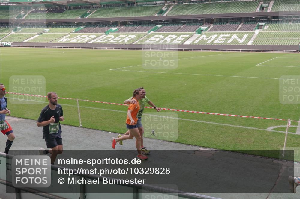 13.09.2026 - 21. swb-Marathon Bremen Michael Burmester http://msf.ph/oto/10329828 13.09.2026 13:00:45 Laufen im Stadion 135, 232, 242, 260, 282, 318, 342, 440, 651, 687, 745, 930, 1067, 1080, 1166, 1209, 1368, 1448, 1493, 1494, 1582, 1650, 1861, 1896, 1935, 1963, 2088, 2289, 2293, 2306, 2322, 2370, 2409, 2427, 2481, 2485, 2490, 2491, 2517, 2560, 2561, 2570, 2627, 2658, 2686, 2700, 2708, 2781, 2806, 2899, 2906, 2914, 2953, 2961, 2967, 3015, 3076, 3105, 3124, 3145, 3168, 3173, 3190, 3273, 3354, 3372, 3374, 3375, 3385, 3480, 3524, 3526, 3642, 3652, 3729, 3774, 3855, 3856, 3861, 3930 meine-sportfotos.de
